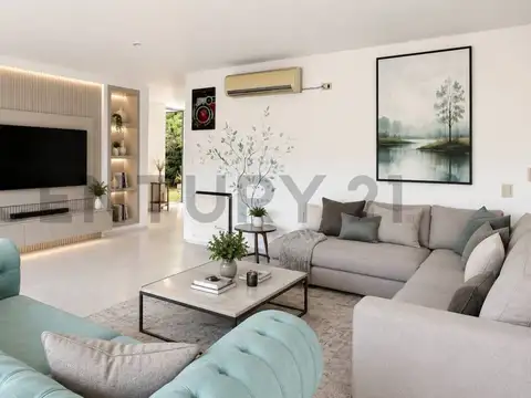 Casa en Venta con 2 cocheras