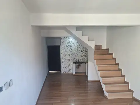 Casa en Alquiler en De Vicenzo Grande, Del Viso