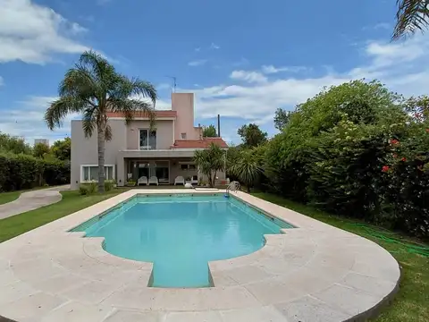 ALQUILER CASA PREMIUM 3 DORMITORIOS MENDIOLAZA