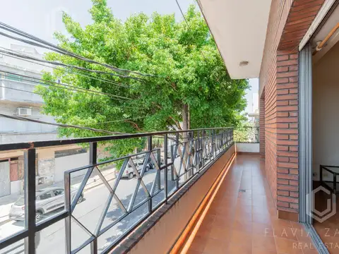 Venta departamento tipo Ph cuatro ambientes con terraza en Avellaneda