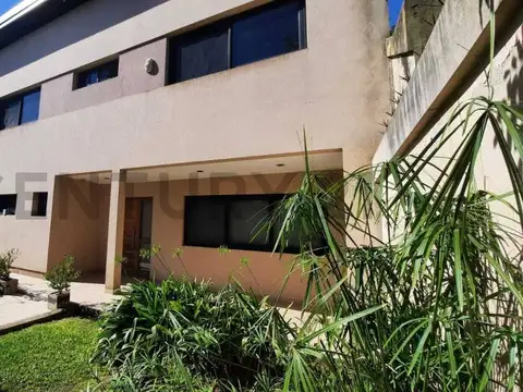 ALQUILER, CASA DE 4 DORMITORIOS EN VILLA ELISA, LA PLATA