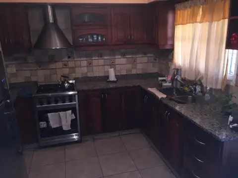 Casa 4 ambientes con 3 baños