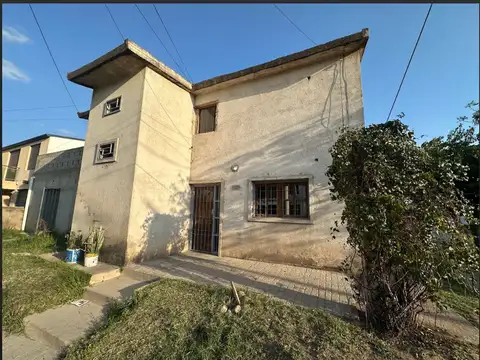 CASA ESQUINA EN BARRIO MATIENZO 