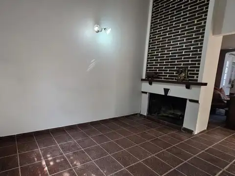 Casa en Alquiler en Ituzaingo, $ 1.400.000