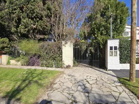 Casa  dos dormitorios parque  alquiler Ituzaingo