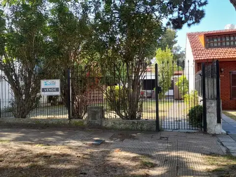 CASA A LA VENTA DEN 3 AMBIENTES EN SAN BERNARDO