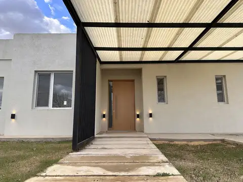 VENTA CASA 5 AMBIENTES PILAR ESCOBAR SAN SEBASTIAN AREA 1