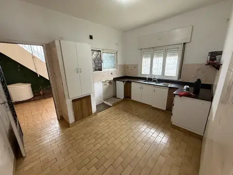 Casa en Alquiler con 1 cochera