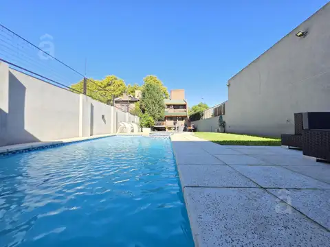 Venta Importante Chalet Zona Hölters! 8 x 55 mts! - Villa Ballester - Cuatro Ambientes.