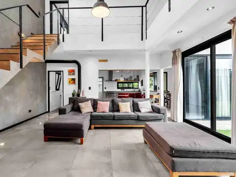 Casa en Venta Horizontes al Sur 5amb. Jar/pil/coch