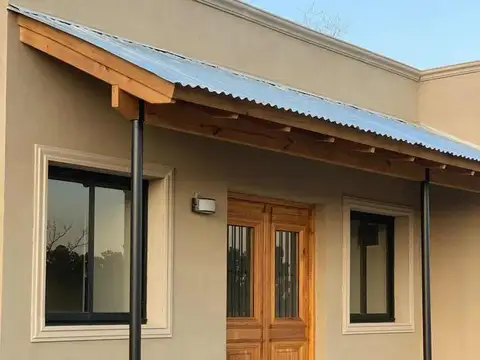 Casa 3 ambientes con 2 baños