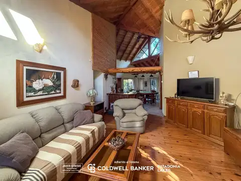 Casa 5 ambientes con 2 baños