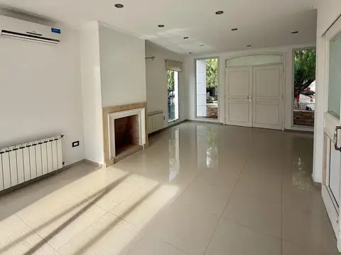 Casa en Alquiler en Mendoza, USD 1.800
