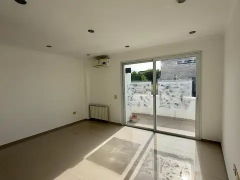 OPENHOUSE alquila fabulosa casa en Barrio Dalvian