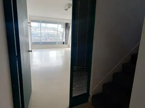Impecable alquiler oficina dúplex vista al dique