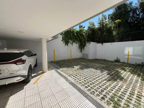 COCHERA FIJA DESCUBIERTA EN PLANTA BAJA EN BOGOTA AL 1600