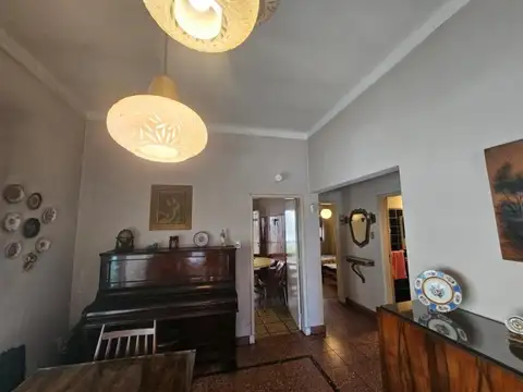 Casa 3 ambientes con 2 baños