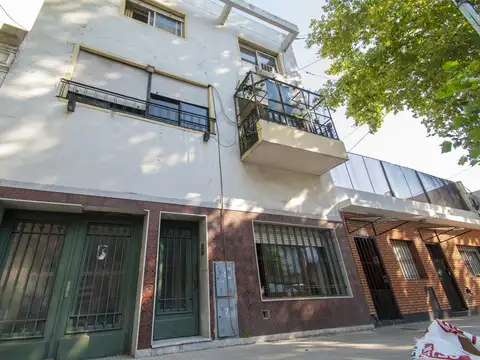 Depto Tipo Casa en Venta con 1 cocheras