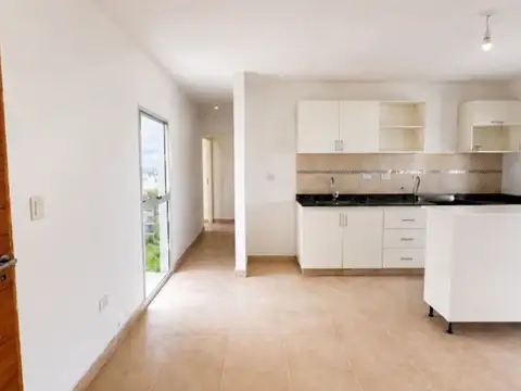 Casa 3 ambientes con 1 baño