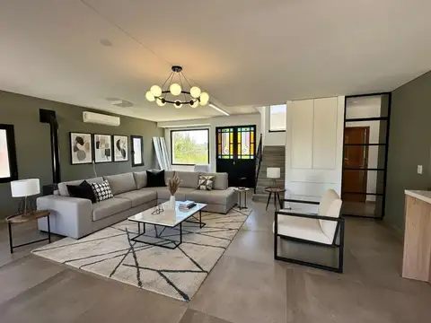 Casa 5 ambientes con 2 baños