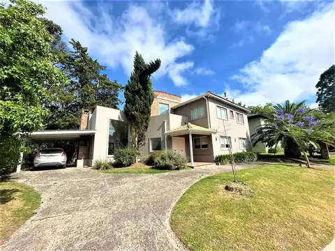 Casa de 6 ambientes en Fincas del Lago Escobar