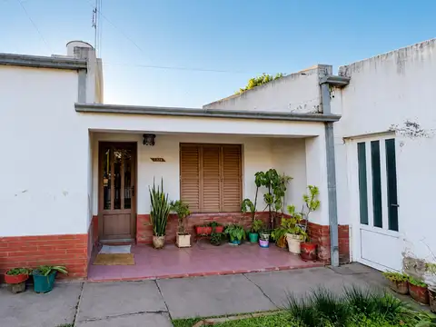 CASA EN VENTA EN NELSON DOS DORMITORIOS