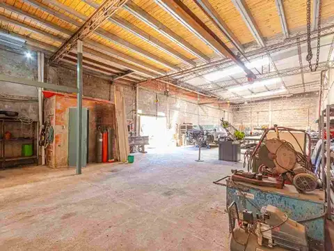 VENTA GALPON Y DEPARTAMENTO-CAPITAN BERMUDEZ