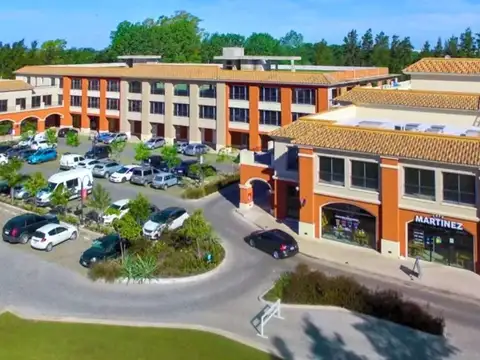 Venta Local Comercial con Renta en Pueblo Caamaño