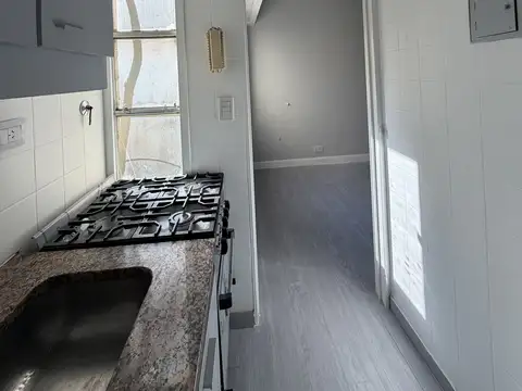 Rojas 1400, Piso 1