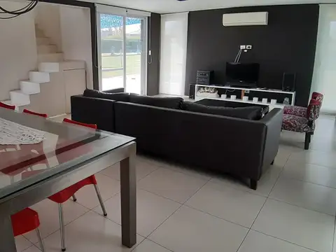 Casa en Alquiler en Haras Santa Maria, USD 2.000