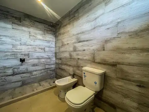 Casa en Alquiler con 2 cocheras