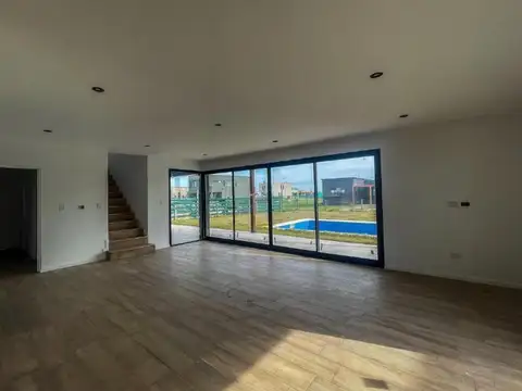 Casa en Alquiler de 4 dormitorios