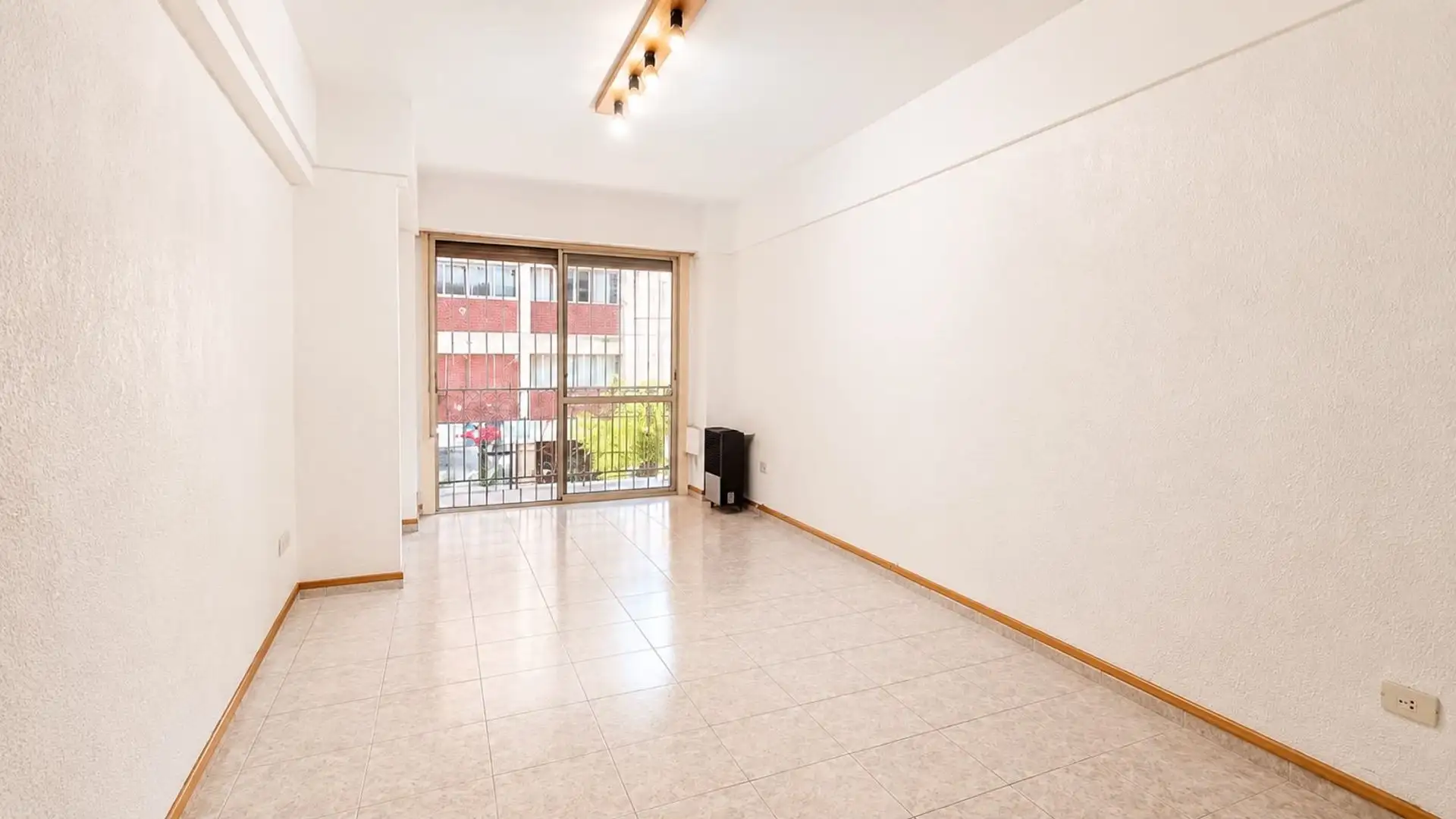 VENTA DEPARTAMENTO 2 AMBIENTES CENTRO CON BALCON