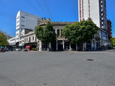 Alquiler importante oficina en calle 50 esquina diag.80