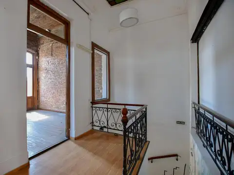 Oficina 4 ambientes con 2 baños