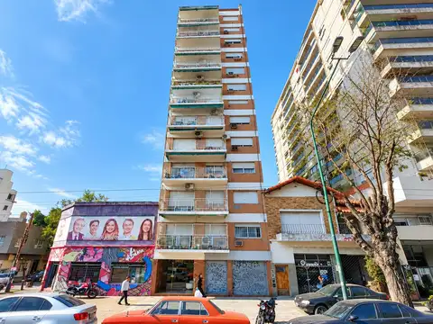 DEPARTAMENTO DE 2 AMBIENTES CON BALCON FRANCES EN VENTA. OLIVOS
