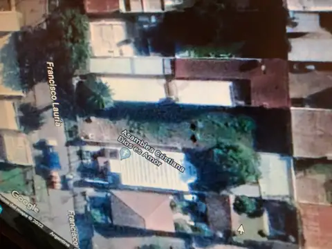 Lote céntrico.- Todos los servicios. Excelente entorno. 