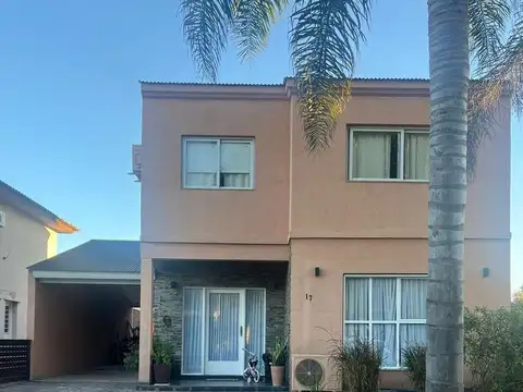 Casa en Venta en Barrio La Araucaria