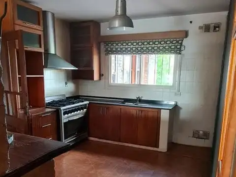 Depto Tipo Casa 4 ambientes con 2 baños