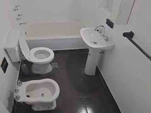 Departamento en Alquiler en Monte Castro, $ 850.000