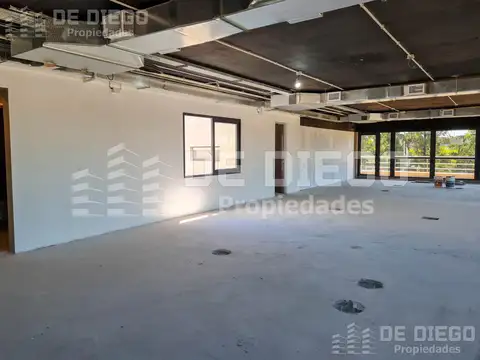 Oficina en Alquiler al Norte
