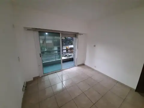 Departamento de 2 amb. c/balcón al frente