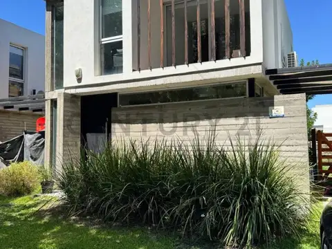 476 y 132 b , Piso 0