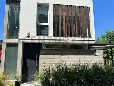 132 y 476 CASA DUPLEX EN VENTA 2 DORMITORIOS BARRIO CERRADO EL CAUCE CITY BELL