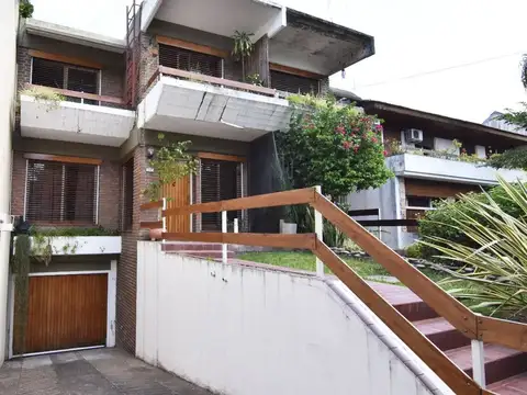 Depto Tipo Casa en Venta con 2 cocheras