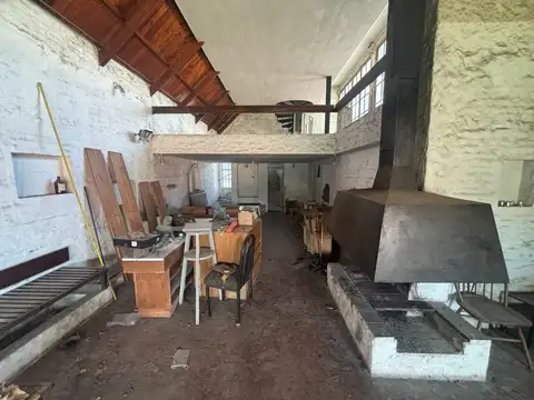 Casa en Venta con 3 cocheras