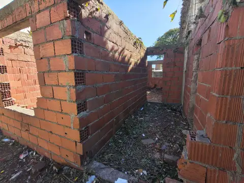 Terreno en Venta 27  mts Fondo