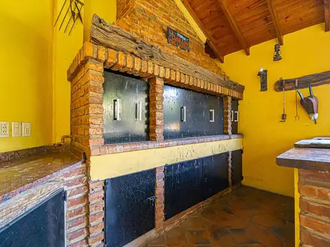 ALQUILER CASA 4 AMBIENTES BARRIO LAS PERDICES