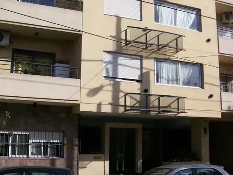 DOS AMBIENTES C/FTE EN 2 CUERPO