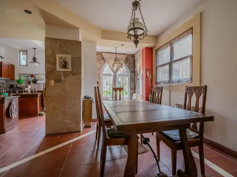 Casa 4 ambientes con 3 baños